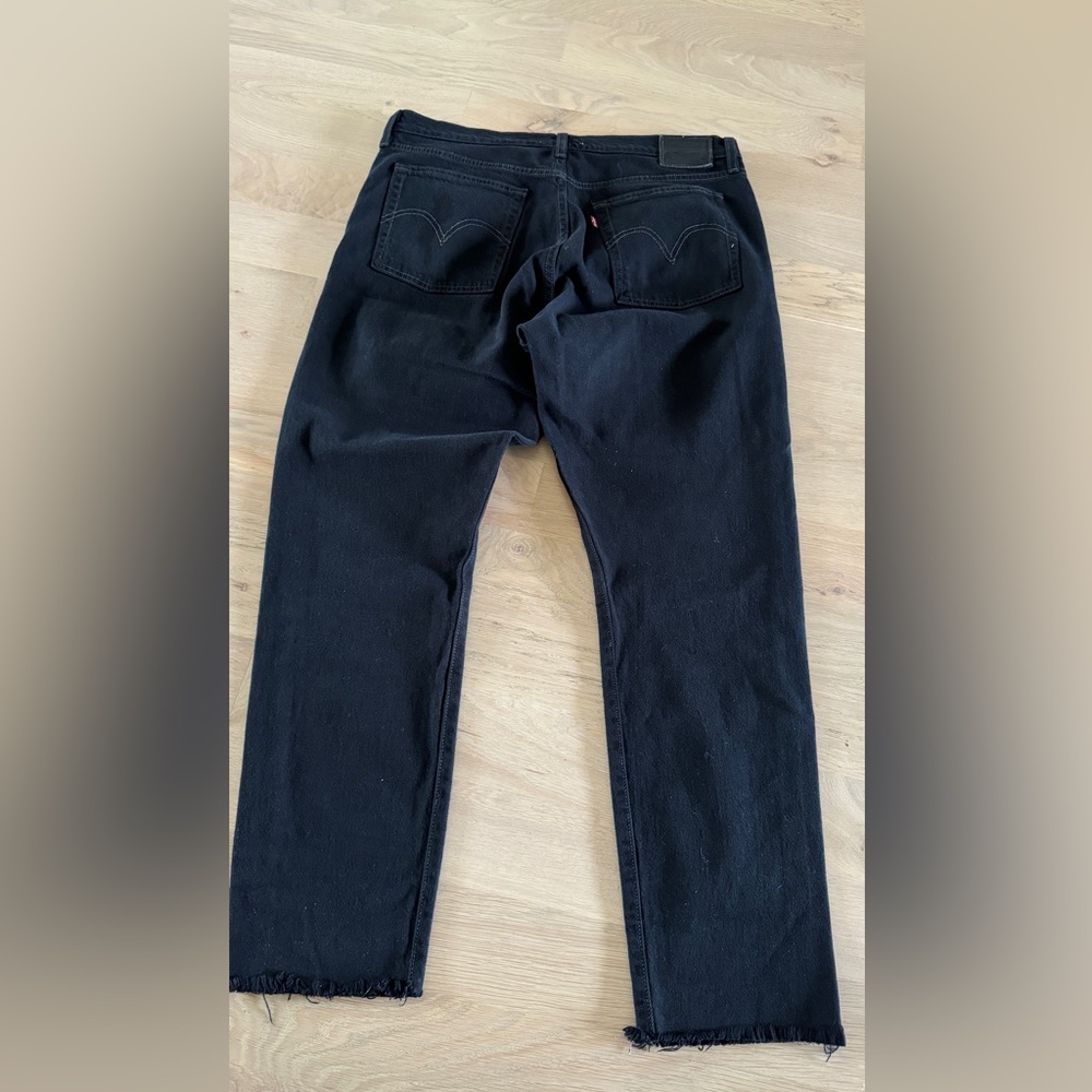 Levi’s women’s wedgie black distressed denim size 31 - Picture 10 of 10